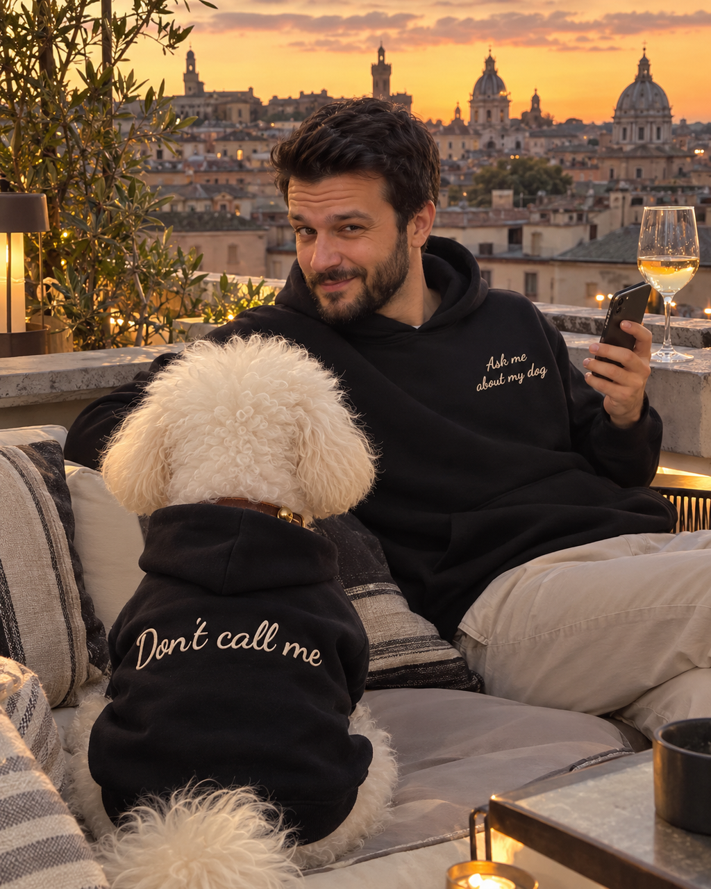 Set felpe abbinate Ask me about my dog nero: lui e il suo cane
