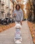 Set felpe abbinate Out of office: walking my dog grigio: lei e il suo cane a passeggio