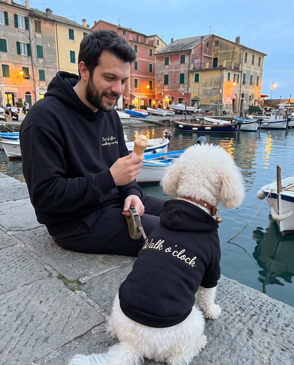 Set felpe abbinate Out of office: walking my dog nero: lui e il suo cane a passeggio