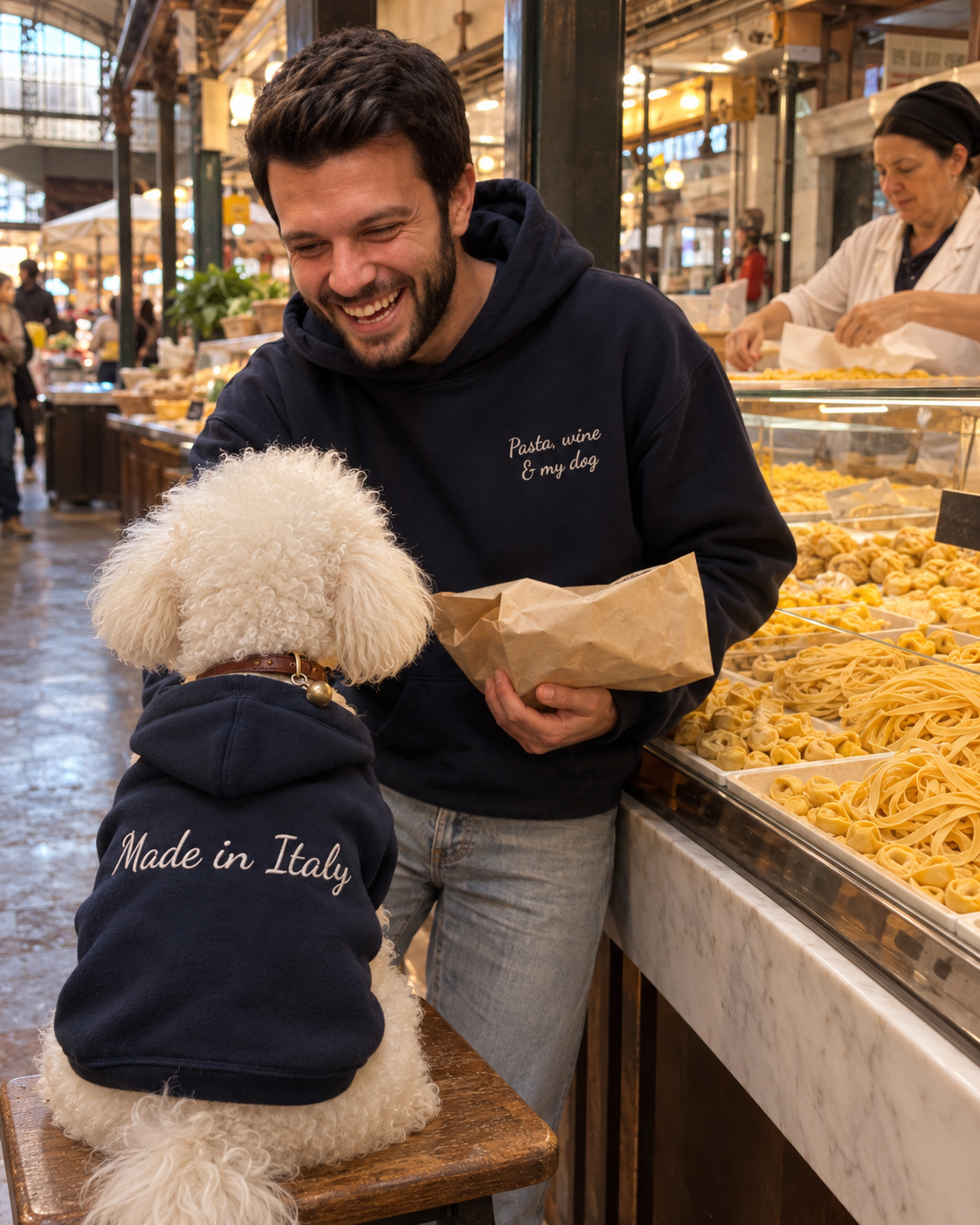 Set felpe abbinate Pasta, wine & my dog blu navy: lui e il suo cane al mercato