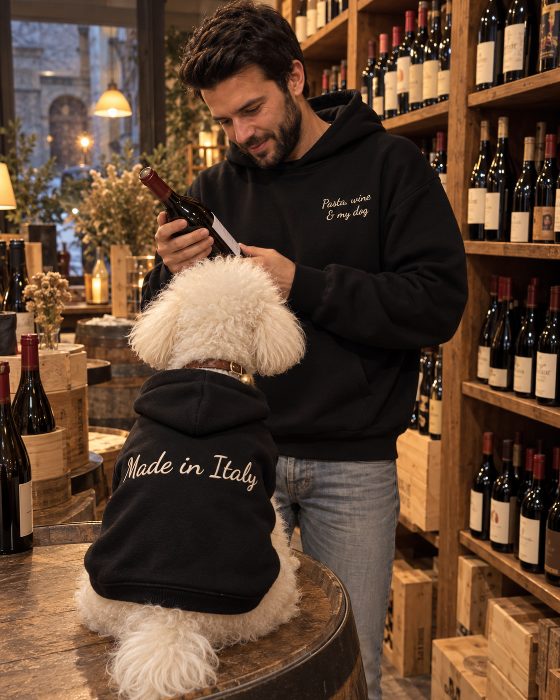 Set felpe abbinate Pasta, wine & my dog nero: lui e il suo cane in enoteca