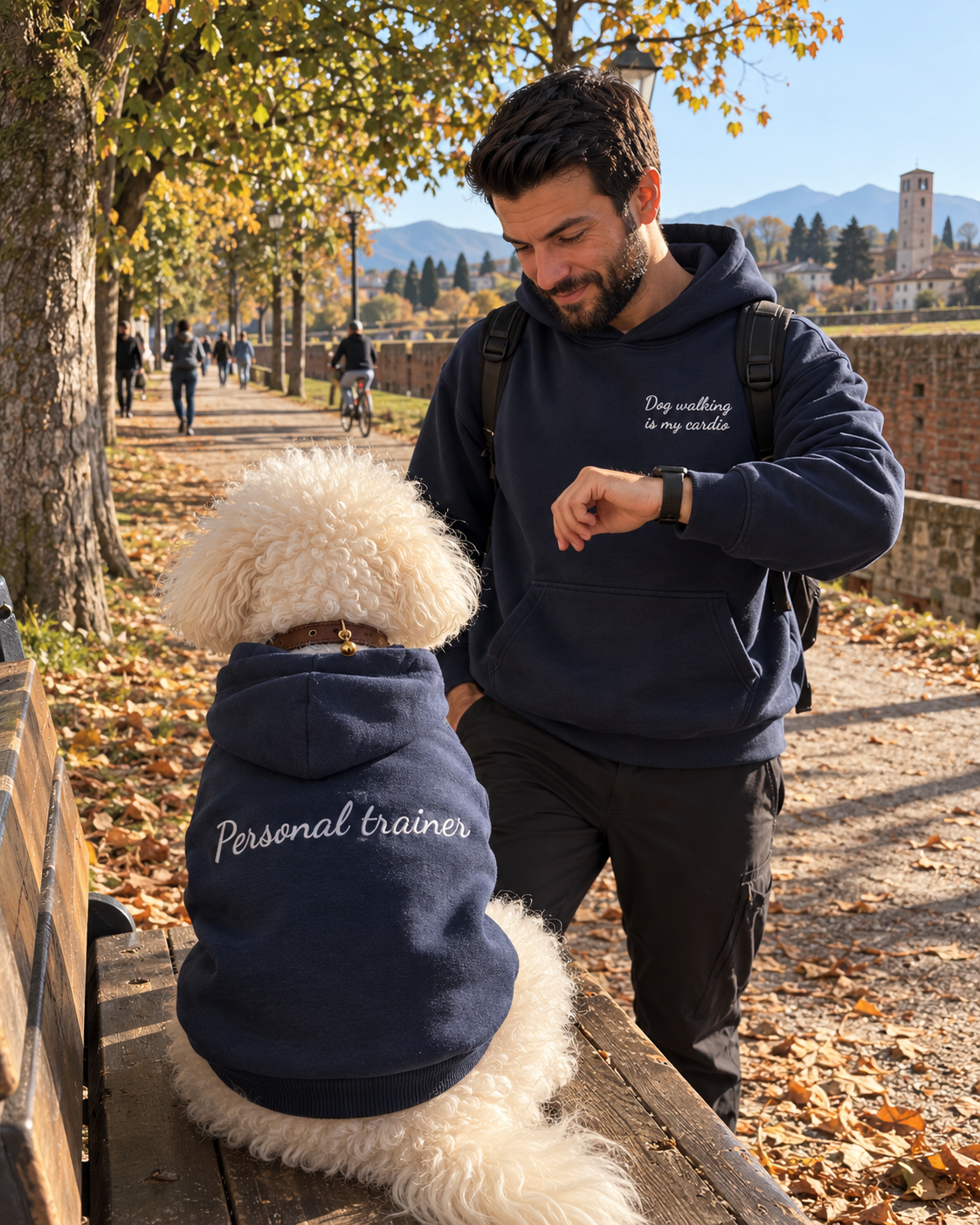Set felpe abbinate Dog walking is my cardio blu navy: lui e il suo cane al parco